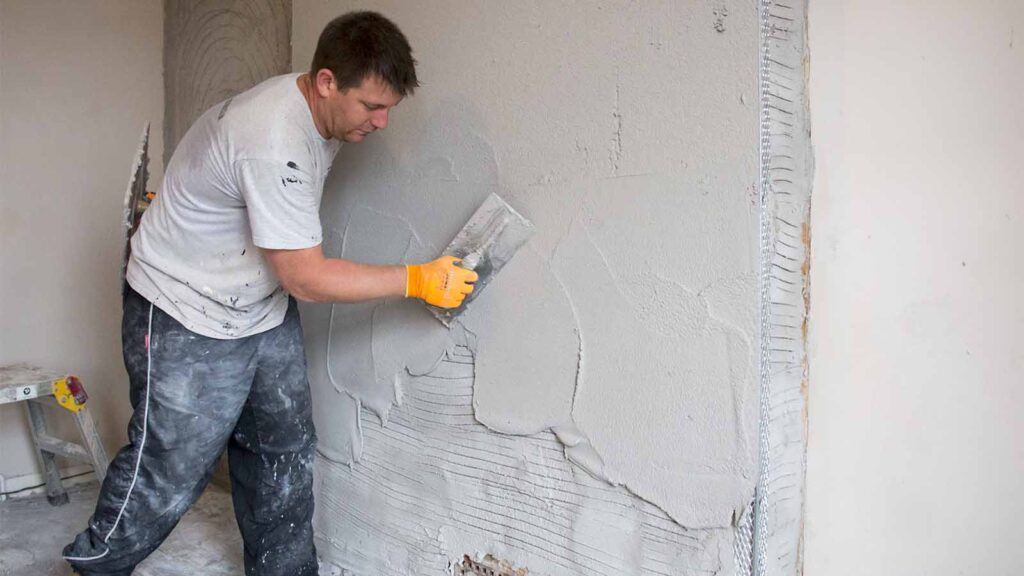 Can You Tackle the Tricky Job of Plastering Your Internal Walls?